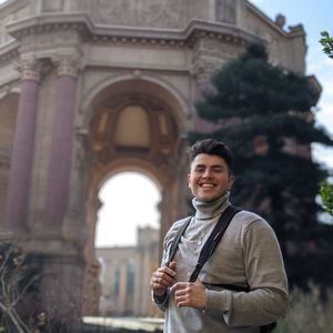 Meet your Posher, Carlos a